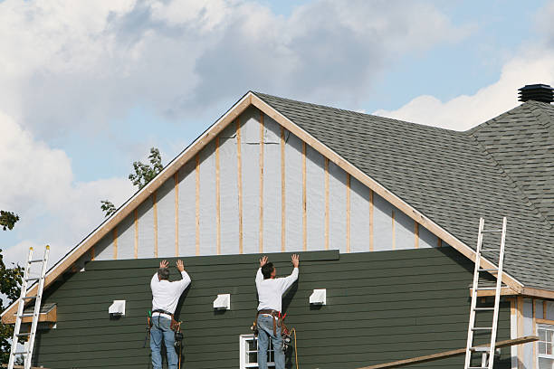 Professional Emergency Siding Repair technician working in Shamokin, PA